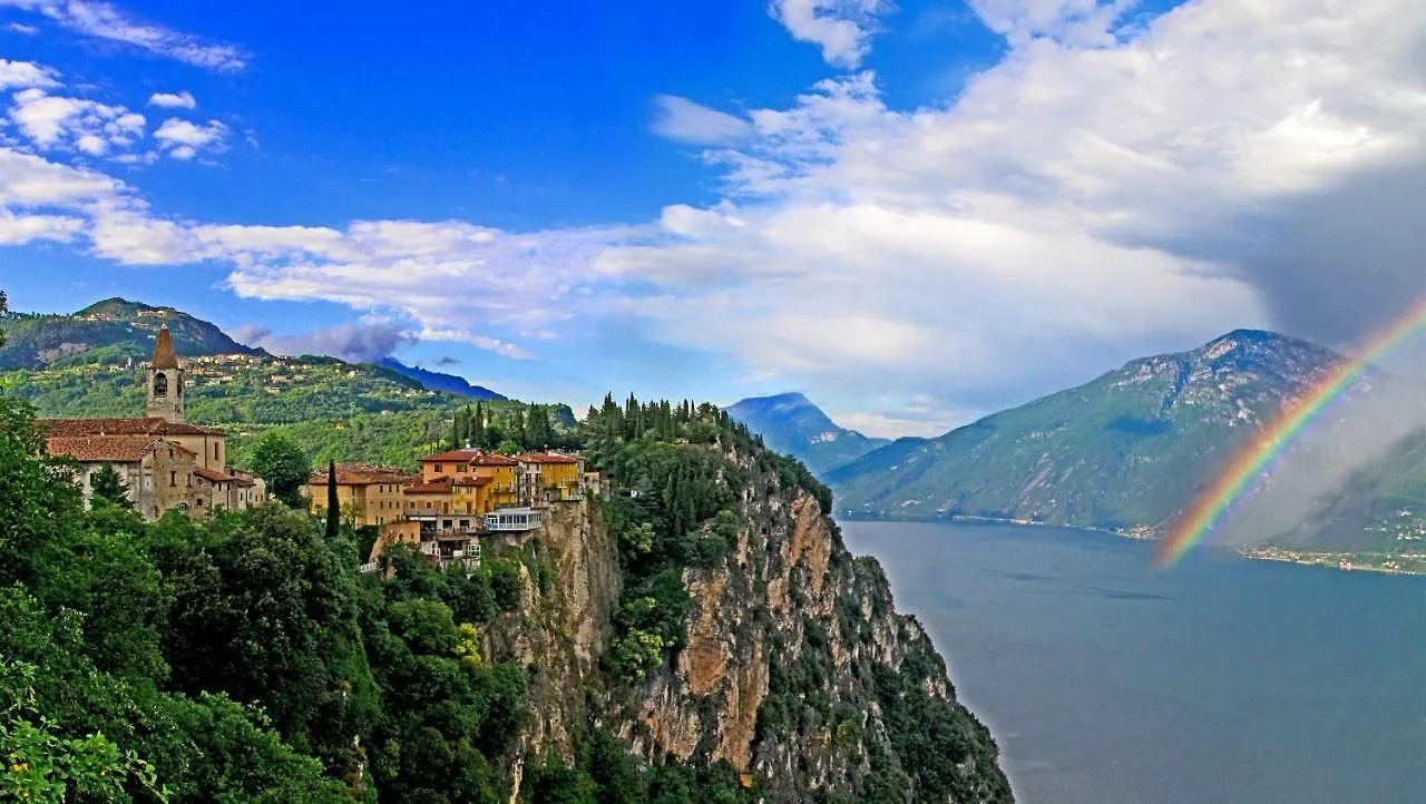 Casa Elisa Balcony By Gardadomusmea Apartment Tremosine Italy